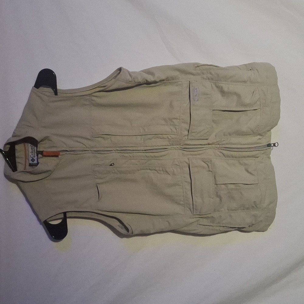 WOMEN'S VINTAGE COLUMBIA TITANIUM FISHING VEST (TAN) ~ SZ SMALL